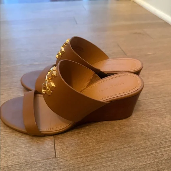 Tory Burch Tan Leather Heels - Picture 4 of 4